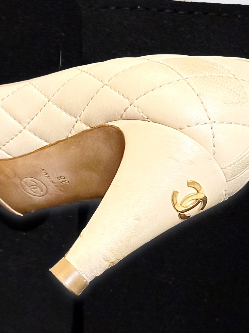 CHANEL Quilted Cap Toe CC Pumps in Beige & Black Leather - Picture 14 of 14